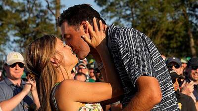 Scottie Scheffler Kisses Wife Meredith While Celebrating Masters Win: Photos - hollywoodlife.com - Texas
