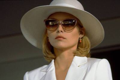 Michelle Pfeiffer Bought Her Iconic ‘Scarface’ Sunglasses For 3 Dollars At A Drugstore - etcanada.com