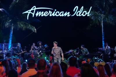 Cameron Whitcomb Is Buzzing In Latest ‘American Idol’ Performance - etcanada.com - USA - Hawaii