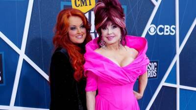 The Judds Belt Out 'Love Can Build a Bridge' in 1st TV Performance In 20 Years at 2022 CMT Music Awards - www.etonline.com - Nashville