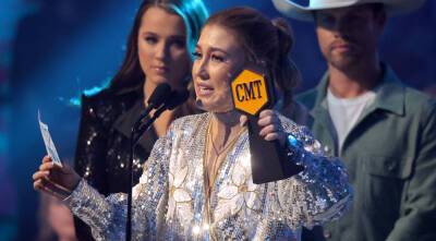Maddie & Tae's Maddie Marlow Gives Most Emotional Speech of the Night at CMT Music Awards 2022 - www.justjared.com - Tennessee