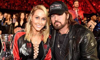 Miley Cyrus - Miley Cyrus’ parents Tish Cyrus and Billy Ray Cyrus break silence after divorce - us.hola.com - Tennessee - county Williamson