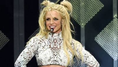Pregnant Britney Spears Bares Her Stomach In Crop Tops Before She ‘Really Starts Showing’ - hollywoodlife.com