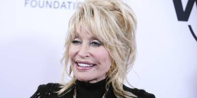 Dolly Parton Reveals Her Beauty Routine - www.justjared.com