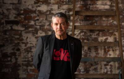 Michael Head And The Red Elastic Band share new single ‘Broken Beauty’ - www.nme.com - Britain - Manchester - county Scott