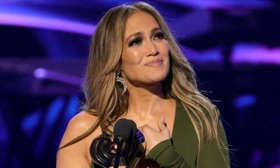 Jennifer Lopez details Ben Affleck’s bubble bath proposal: ‘Tears were coming down my face’ - us.hola.com
