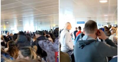 Footage shows Manchester Airport passengers sandwiched into terminal as man says he's 'never seen anything like it' - www.manchestereveningnews.co.uk - Italy - Manchester - city Naples, Italy