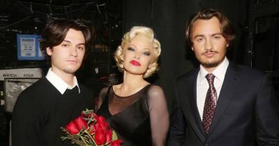 Roxie Hart - Pamela Anderson - Tommy Lee - Pamela Anderson supported by sons as she makes Broadway debut in Chicago - ok.co.uk - New York - Chicago - county Hart