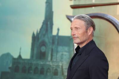 Mads Mikkelsen Explains Why ‘Fantastic Beasts’ Doesn’t Address Grindelwald’s Change In Appearance After Johnny Depp’s Exit - etcanada.com - China - Denmark