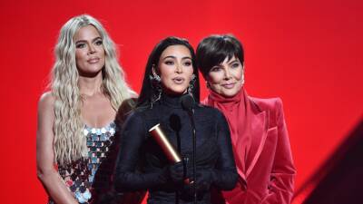Kim Kardashian Responds to Debra Messing’s Viral Tweet About Her SNL Episode - www.glamour.com