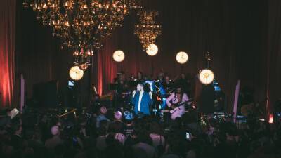 John Misty - Jem Aswad-Senior - Father John Misty Brings ‘Chloe’ to Its Ultimate Destination — New York’s Opulent Rainbow Room: Concert Review - variety.com - New York - New York - Manhattan - city Midtown