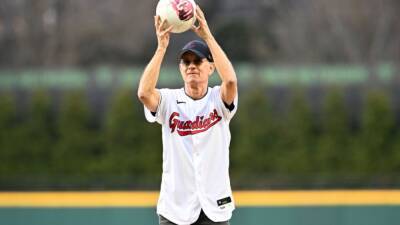 Tom Hanks - Tom Hanks' Reunion With 'Cast Away' Co-Star Wilson Goes Awry During First-Pitch Ceremony in Cleveland - etonline.com - San Francisco - county Cleveland