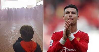 Mum's photo of son's first Manchester United game goes viral as fans everywhere relate - www.manchestereveningnews.co.uk - Manchester - city Norwich
