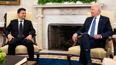 President Zelenskyy Urges Biden to Come to Ukraine: ‘He Should Come Here’ (Video) - thewrap.com - Britain - USA - Ukraine - Russia