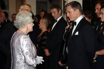 Daniel Craig - London Stadium - Stephen Daldry - Williams - Queen Elizabeth Didn’t Tell Her Family About James Bond Olympics Stunt - etcanada.com - Britain - Texas