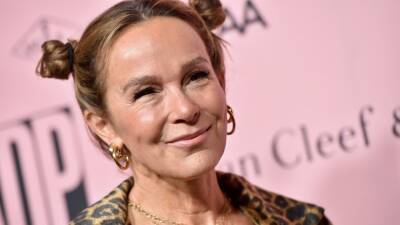 Jennifer Grey Says Her Nose Job Almost Ruined Her Career - www.glamour.com - Ireland