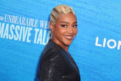 Tiffany Haddish - Jonathan Scott - Tiffany Haddish Gets Her Glutes Workout In While Renovating Her Best Friend’s Home On ‘Celebrity IOU’ - etcanada.com - Canada