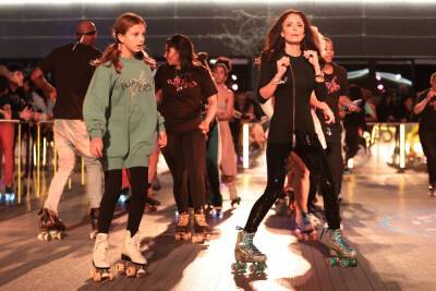 Bethenny Frankel Trips And Falls Hard While Showing Off Her Roller-Skating Moves - etcanada.com - New York