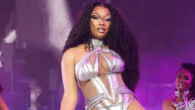 Megan Thee-Stallion - Red Hot Chili-Peppers - Mary J.Blige - Megan Thee Stallion - 2022 Billboard Music Awards: Megan Thee Stallion, Red Hot Chili Peppers and More to Perform - etonline.com - Las Vegas - Puerto Rico