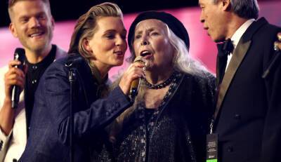 Joni Mitchell Gives First Performance in Years at Pre-Grammys Tribute Show! - www.justjared.com - Las Vegas