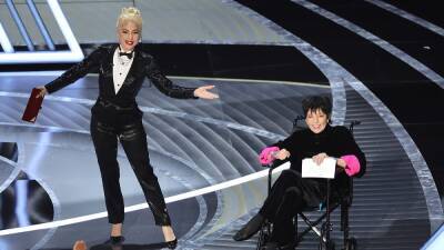 Liza Minnelli’s Friend Claims She Was ‘Sabotaged’ at the Oscars and ‘Forced’ to Appear in Wheelchair (Video) - thewrap.com
