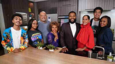 The Cast of 'Blackish' Says Final Goodbye as Series Officially Ends With Emotional Finale - www.etonline.com - USA