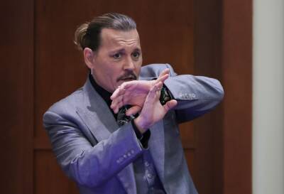 Johnny Depp Testifies Amber Heard Attacked Him, He Never Hit Back - etcanada.com - Los Angeles - Washington - Boston - county Heard