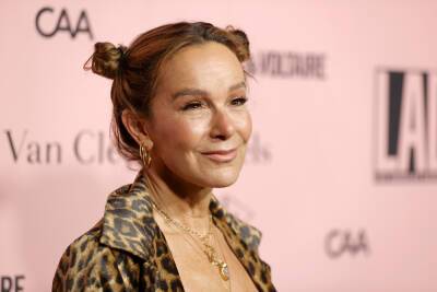Jennifer Grey Reveals Madonna’s ‘Express Yourself’ Was About Her Breakup With Matthew Broderick - etcanada.com