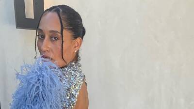 Louis Vuitton - Jimmy Kimmel-Live - Christian Louboutin - Karla Welch - Tracee Ellis Ross’s Sparkly Feathered Dress Is a Dream - glamour.com - Italy - Germany