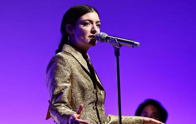 Lorde addresses viral video of her shushing fans at shows - www.nme.com - USA - Chicago