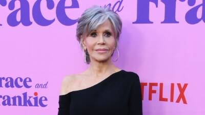 Jane Fonda - Lily Tomlin - Jane Fonda Says Being 'Closer to Death' Doesn't Bother Her - etonline.com - county Hand - Netflix