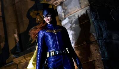 Warner Bros. Reportedly Toying With The Idea Of Taking ‘Batgirl’ Theatrically - theplaylist.net