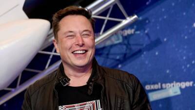Elon Musk Reaches Deal to Buy Twitter for $44 Billion - www.etonline.com