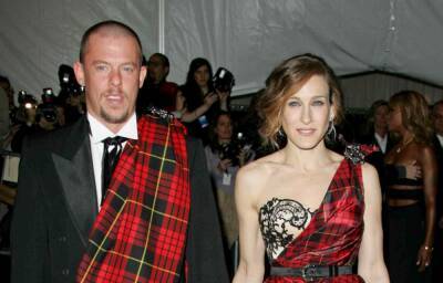 Why Sarah Jessica Parker Says It ‘Wasn’t A Fun Night’ With Alexander McQueen At 2006 Met Gala - etcanada.com - Britain