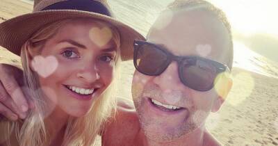 Holly Willoughby 'planning glitzy vow renewal' to mark 15th wedding anniversary - www.ok.co.uk - Italy
