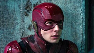 ‘The Flash’ Footage Shows Off Michael Keaton’s Batman – CinemaCon - deadline.com