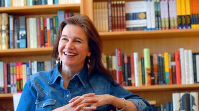 Louise Erdrich among 6 finalists for literary Women's Prize - abcnews.go.com - Britain - New Zealand - USA - Minneapolis - Cyprus - Trinidad And Tobago