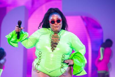 Lizzo Pops Out Of A Birthday Cake For Her 34th Birthday Celebration - etcanada.com