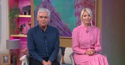 Holly Willoughby - Phillip Schofield - Lisa Faulkner - Julia Bradbury - Hugh Dancy - Downton Abbey - Josie Gibson - ITV This Morning viewers beg Holly Willoughby and Phillip Schofield to 'move on' as they spot 'obsession' - manchestereveningnews.co.uk - France - Chelsea - Netflix