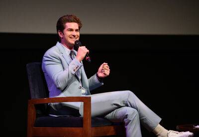 Lauren Zima - Andrew Garfield - Jon Krakauer - Tammy Faye - No Way Home - Andrew Garfield Reacts To DILF Label: ‘I’m Just Trying To Give The People What They Want’ (Exclusive) - etcanada.com