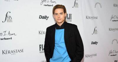 Dylan Sprouse - Alan Cumming - Former child star Dylan Sprouse shows off muscular 'meathead' body - wonderwall.com - state Missouri - city Sandler