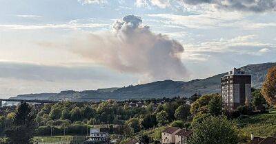 Huge wildfire breaks out at Scots reservoir as thick smoke billows out above hills - www.dailyrecord.co.uk - Scotland - city Renton