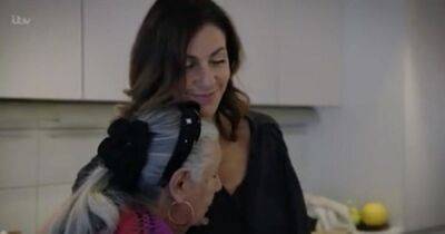 Julia Bradbury fans in tears over her mum's heartbreaking reaction to her cancer diagnosis - www.ok.co.uk