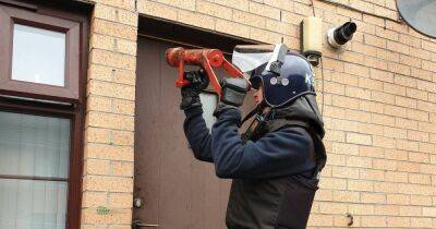 Cops seize drugs worth thousands during early morning raids in Paisley - www.dailyrecord.co.uk - Scotland - city Paisley