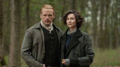 Outlander's Caitriona Balfe and Sam Heughan Say There's a Major Cliffhanger in the Season Six Finale - www.glamour.com