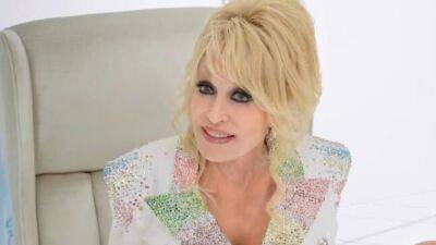 Dolly Parton's 'Grace and Frankie' Cameo Revealed in Series Finale - www.etonline.com - Hollywood