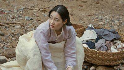 Youn Yuh - 'Pachinko' Renewed for Season 2 at Apple TV Plus - etonline.com - Britain - Los Angeles - South Korea - Japan - North Korea