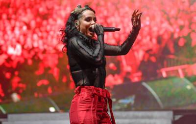 Watch Kehlani bring out security guard to sing during Dreamville set - www.nme.com - North Carolina