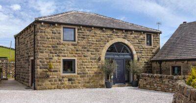 Beautifully converted barn in Greater Manchester with unrivalled views of Saddleworth Moor - www.manchestereveningnews.co.uk - Manchester - county Hale