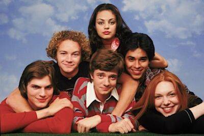‘That ’70s Show’ Spinoff ‘That ’90s Show’ Reunites Most of the Original Cast - thewrap.com - Smith - Wisconsin